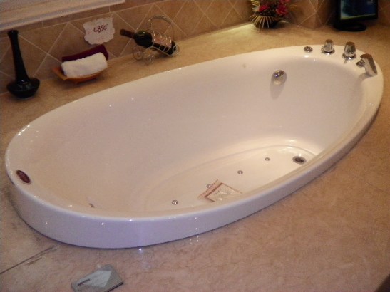 镶嵌式浴缸排水坏了怎么办？针对性解决排水更有效！